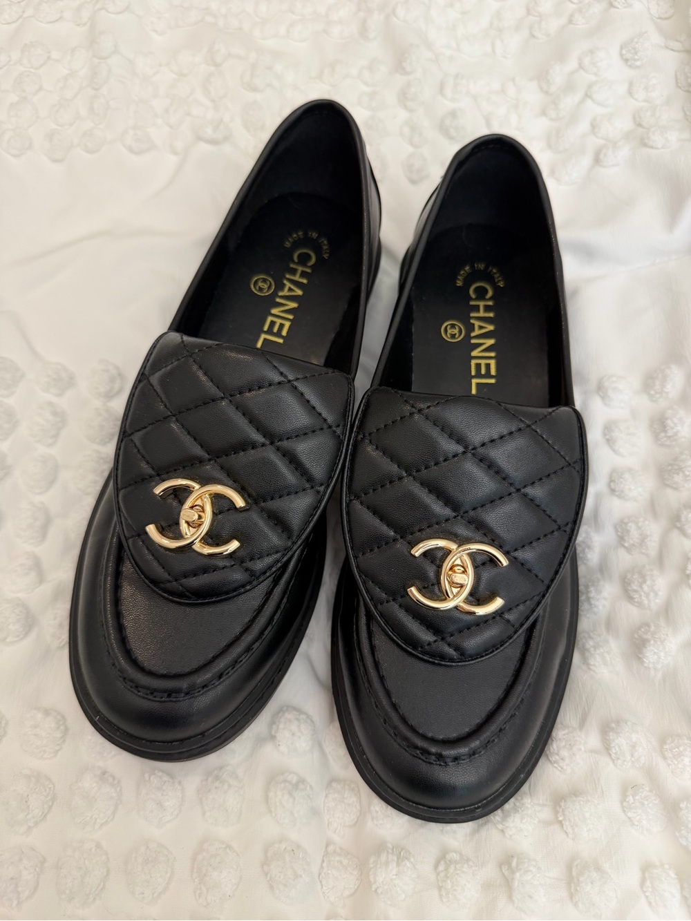 Black Faux Leather Loafers with Gold Logo Trendy Size 8 Women’s